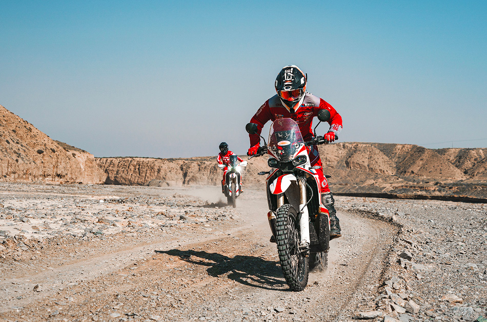 450Factory_accion-2